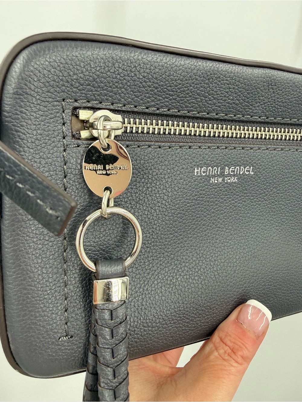 Henri Bendel Leather‎ Gray Shoulder Bag